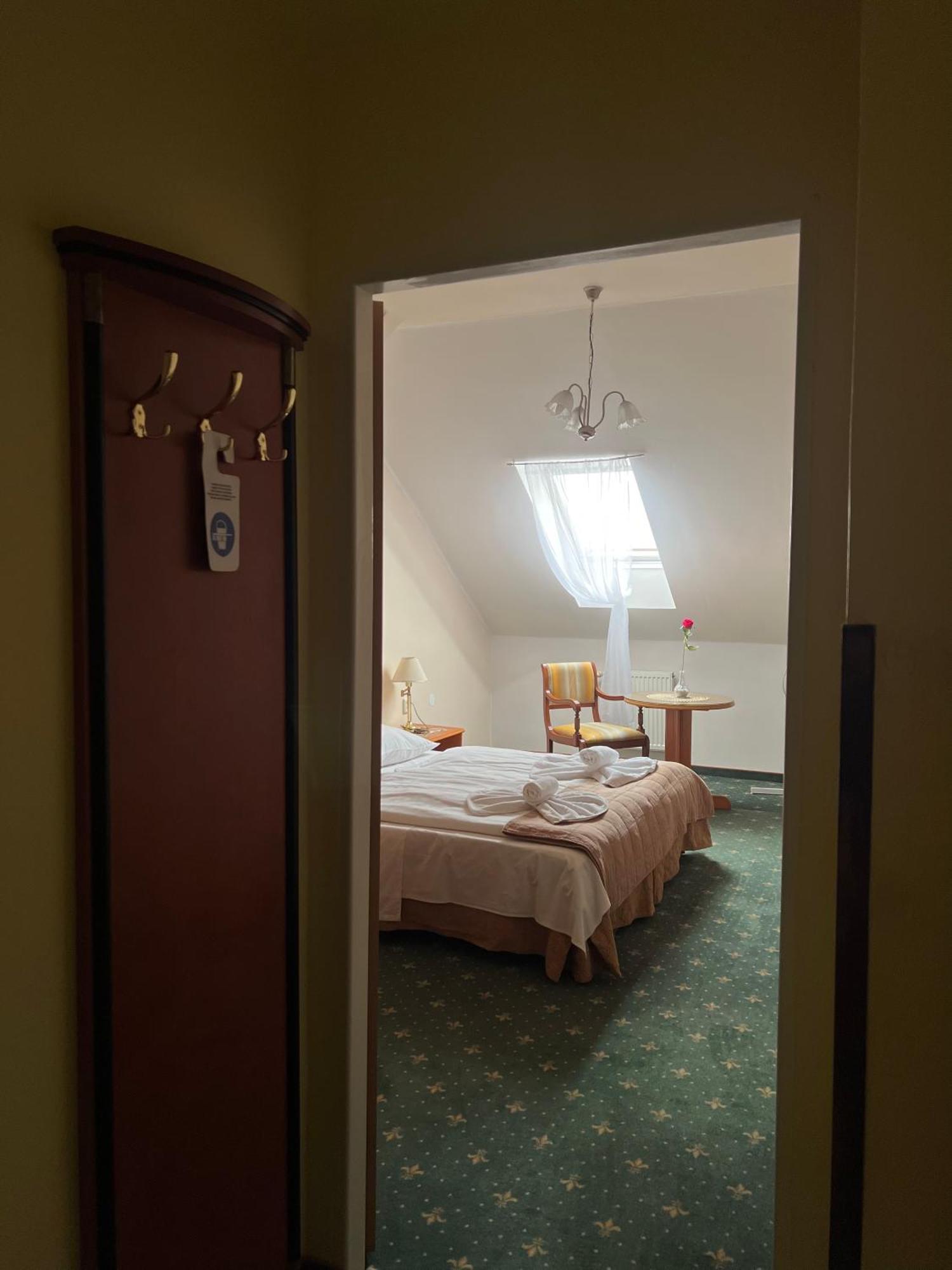 Hotel Geo Prag Exteriör bild