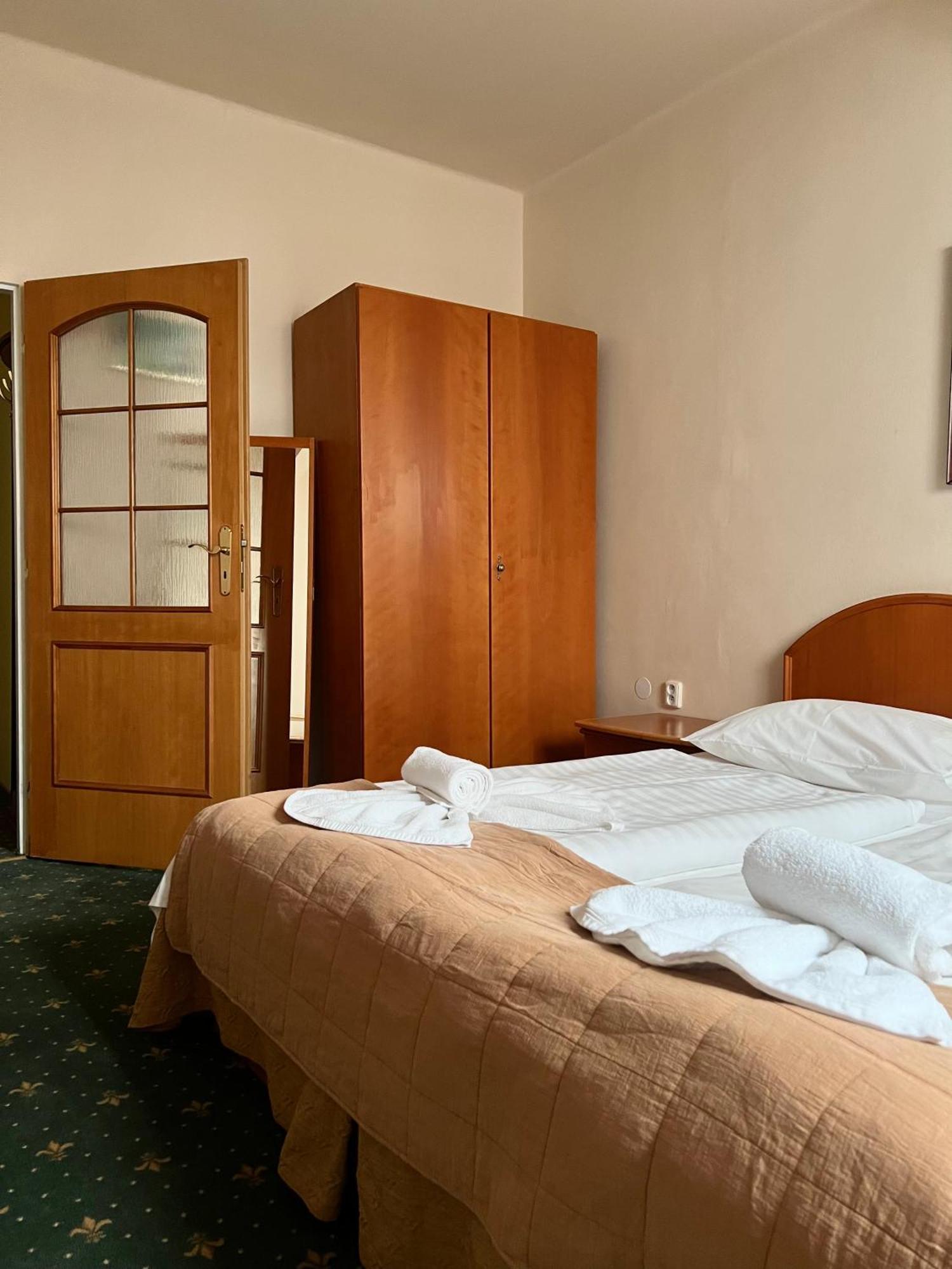 Hotel Geo Prag Exteriör bild
