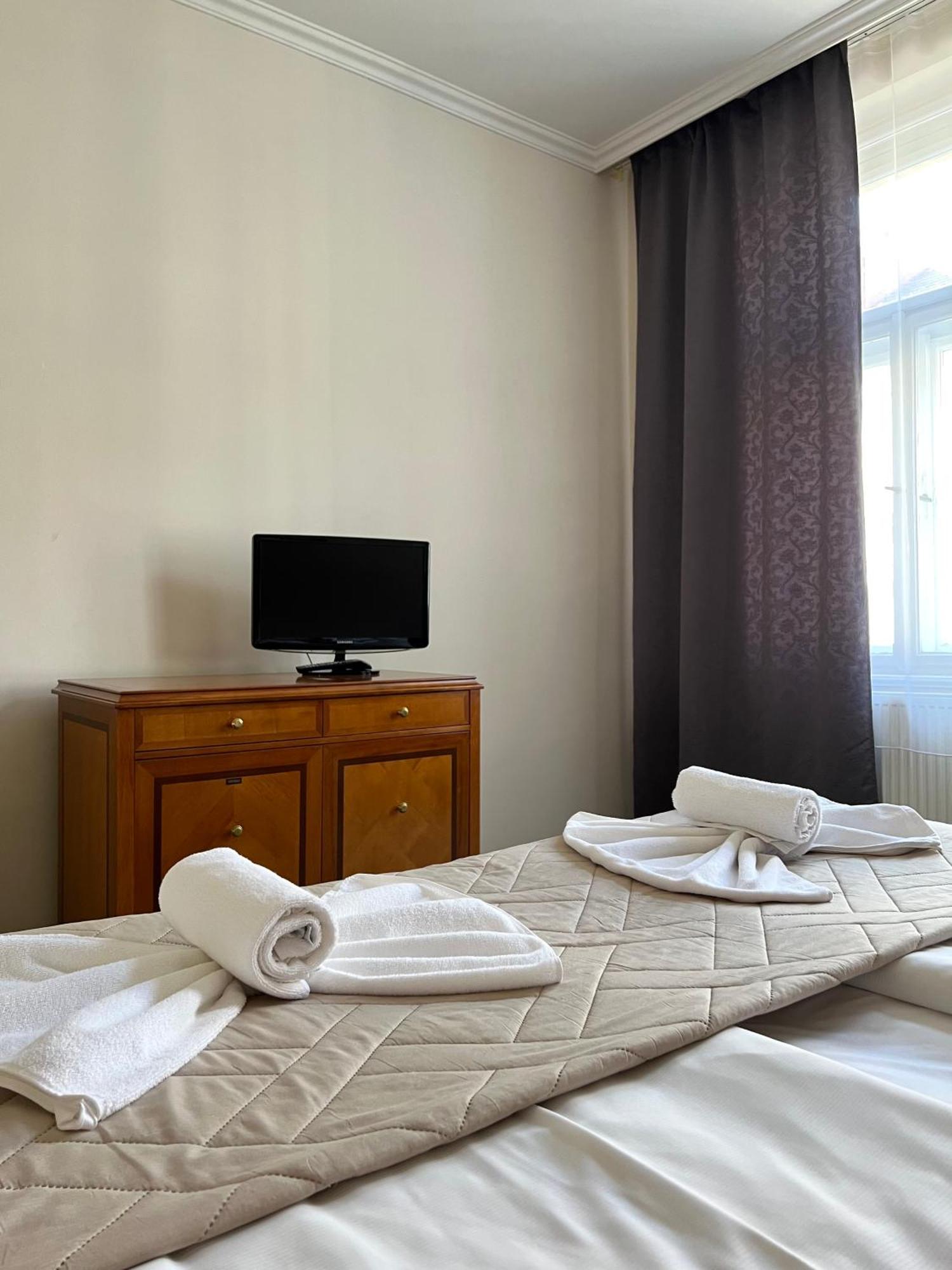 Hotel Geo Prag Exteriör bild
