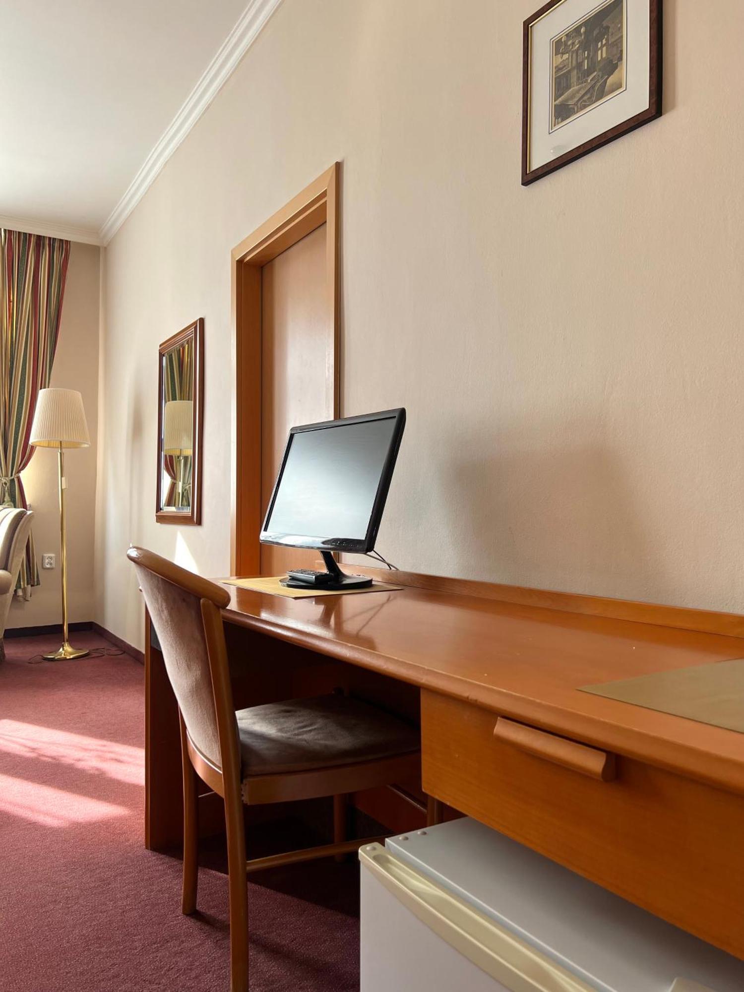 Hotel Geo Prag Exteriör bild