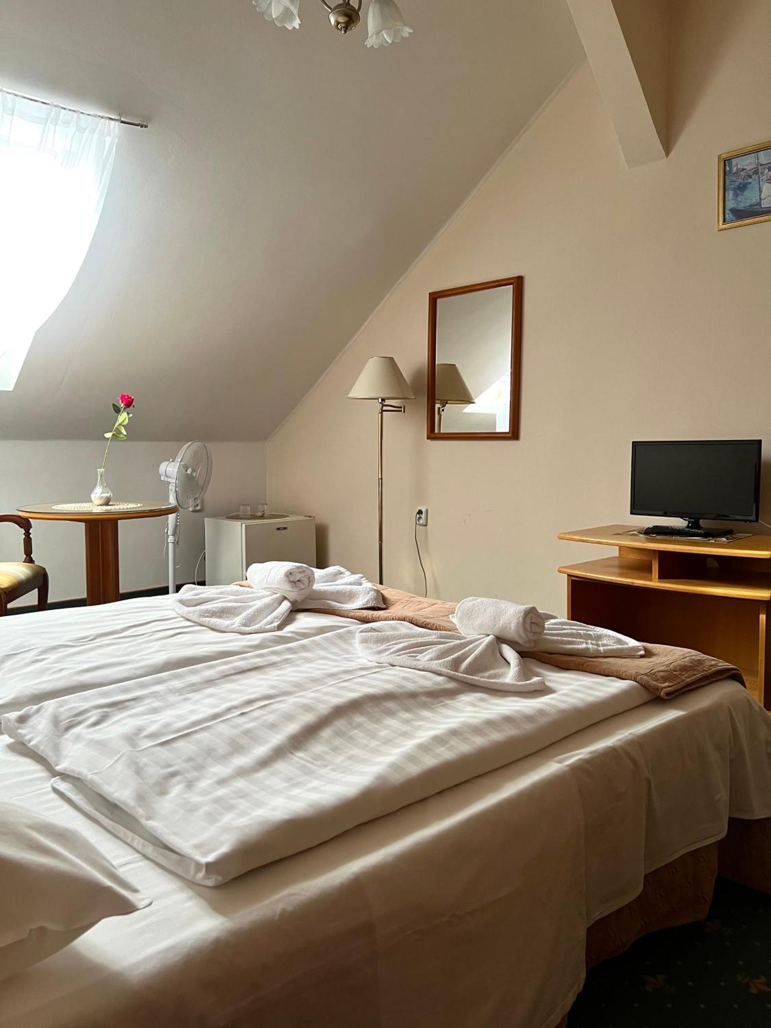 Hotel Geo Prag Exteriör bild