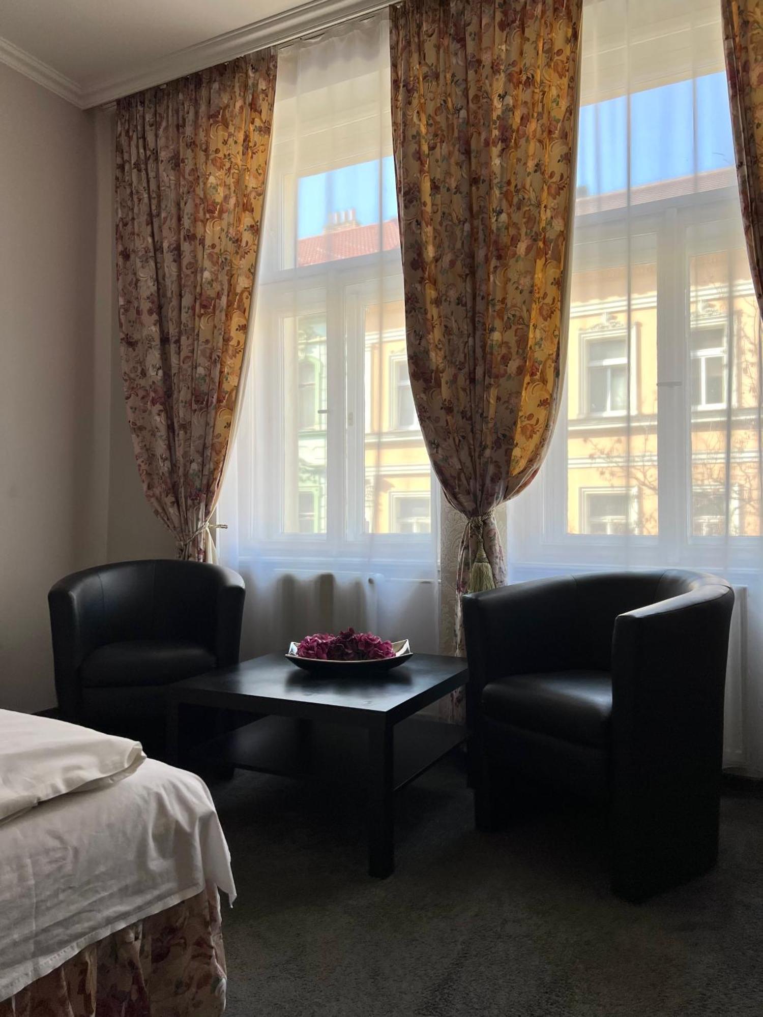 Hotel Geo Prag Exteriör bild